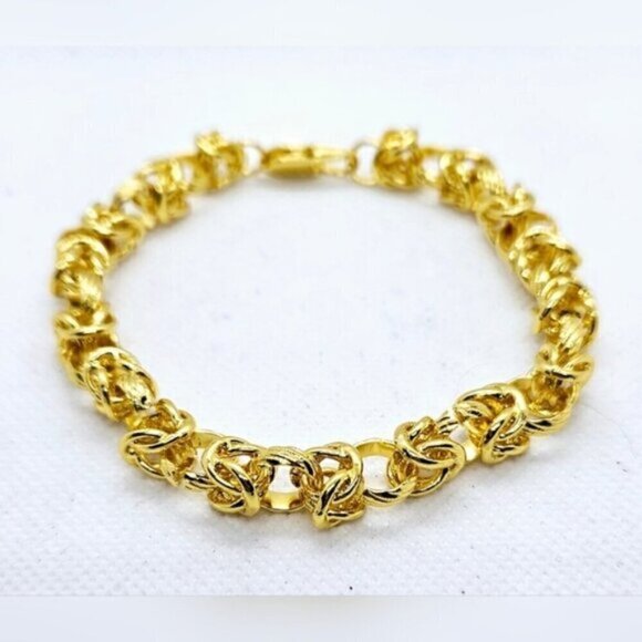 18K Gold Plated Royal Mesh Bracelet - Picture 4 of 6